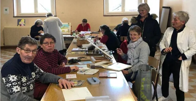 photo  les peintres amateurs qui se retrouvent chaque semaine présenteront leurs tableaux au public.  &copy;  ouest-france 