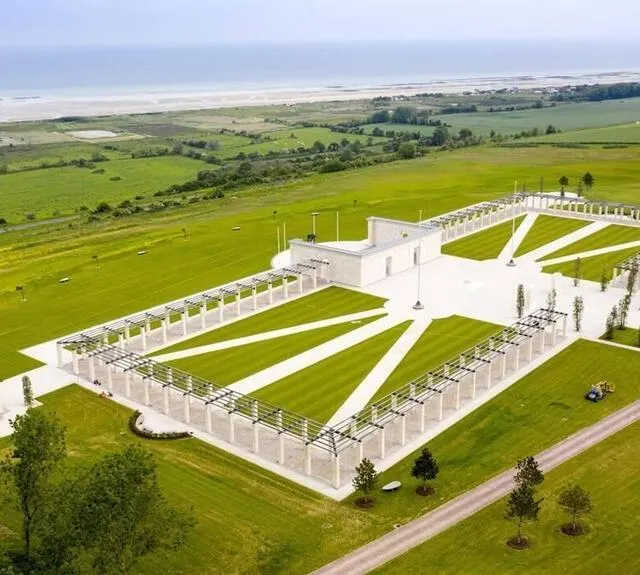 photo le mémorial britannique à ver-sur-mer (calvados) accueillera la cérémonie internationale officielle, mardi 6 juin 2023.  ©  marc ollivier/archives ouest-france
