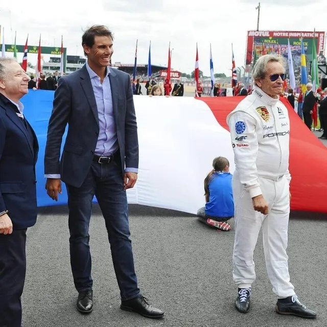photo le tennisman rafael nadal, ici en compagnie de jacky ickx et de jean todt, avait donné le départ en 2018.  ©  archives