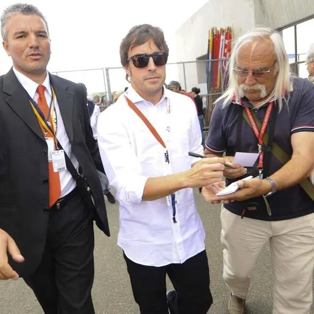 photo fernando alonso, starter en 2014, avant de devenir lui-même pilote aux 24 heures du mans.  ©  archives le maine libre hervé petitbon