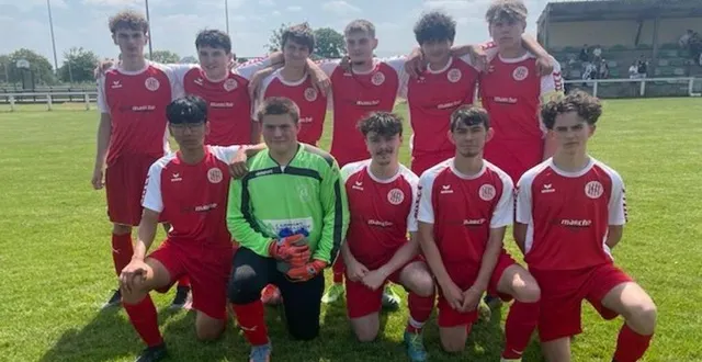 photo  les jeunes u18 de chailloué en entente avec sées, qui se sont imposés samedi dernier en demi-finales, face à la lande-patry.  &copy;  ouest-france 