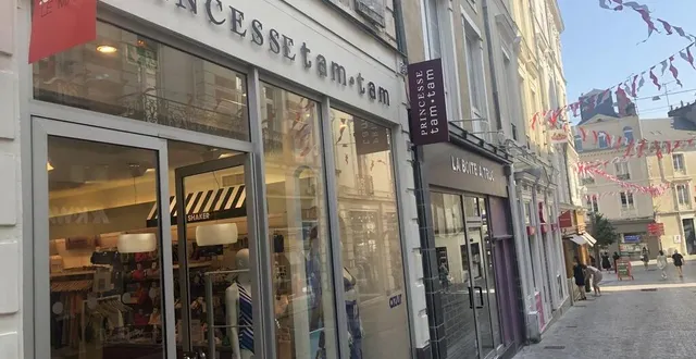 photo  la boutique de lingerie princesse tam tam rue saint-jacques fait partie des magasins menacés de fermeture.  &copy;  photo le maine libre 