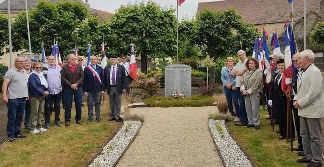 photo  le 6 juin 2023 à écouché, cérémonie en hommage aux victimes du bombardement du 6 juin 1944.  &copy;  dr 