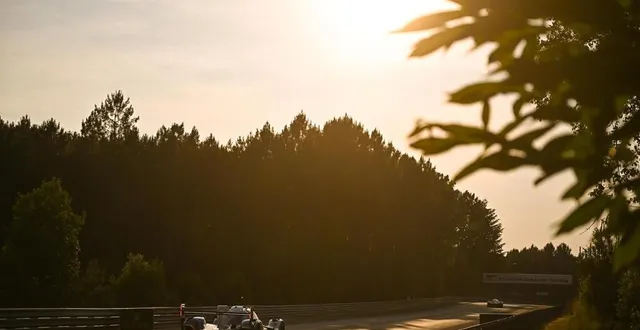 photo  le soleil se couche sur le circuit du mans, en cette dernière journée d’essais, mercredi 7 juin 2023.  &copy;  franck dubray / ouest france 