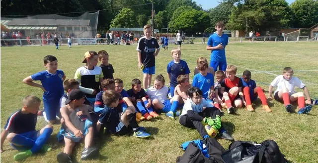 photo  le matin, les enfants ont disputé un mini-tournoi.  &copy;  le maine libre 