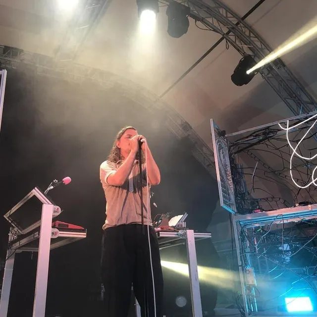 photo flavien berger a interprété ses tubes, tels que deep see blue song.  ©  ouest-france