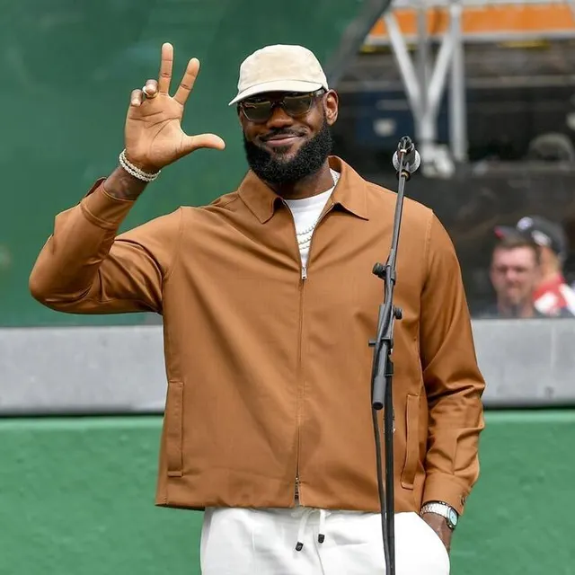 photo lebron james visiblement content d’être là  ©  afp amélie oudéa-castéra