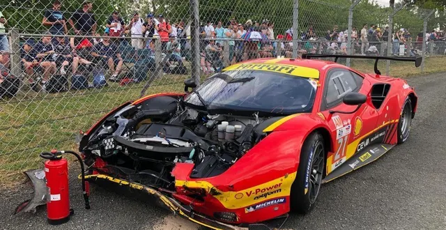 photo  la ferrari n°21 a glissé sur la piste humide des 24 heures du mans 2023.  &copy;  photo : marc ollivier / ouest-france 