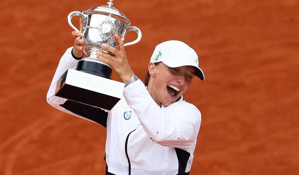 Roland Garros Avec Iga Swiatek Le Tennis Féminin Tient Une Incroyable Patronne Sport 