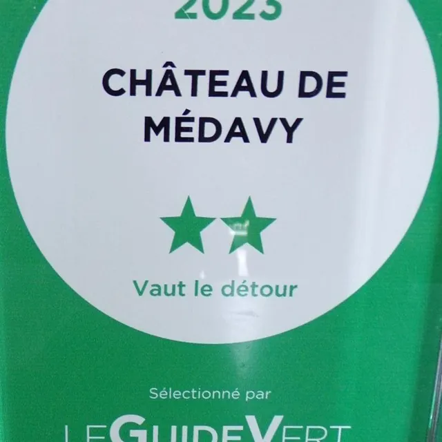 photo la plaque avec les deux étoiles va désormais arborer l’entrée du château  ©  ouest-france