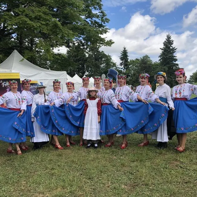 photo le groupe malva, composé de danseuses réfugiées d’ukraine.  ©  ouest-france