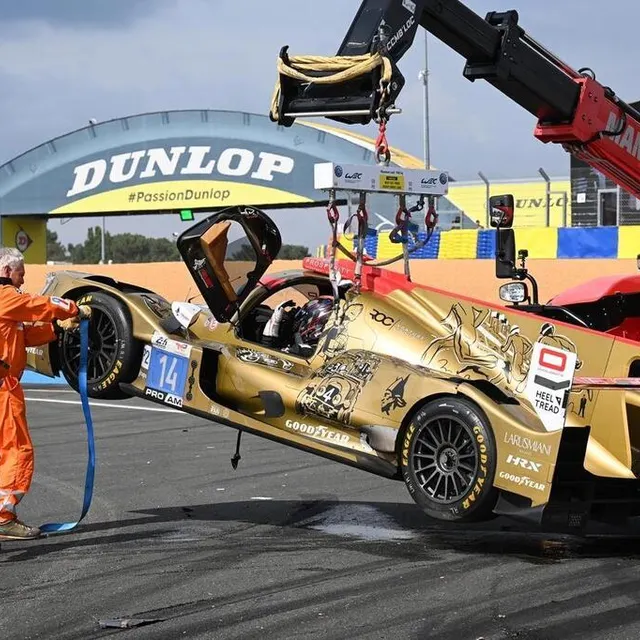 photo l’oreca 07 n°14, de nielsen racing, pilotée n°14, est extraite du circuit.  ©  marc ollivier/ouest-france