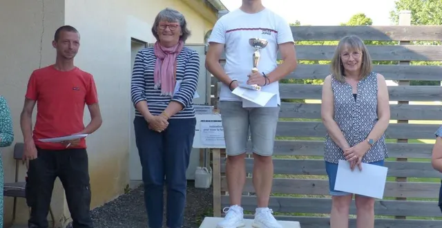photo  le podium des tireurs non licenciés en mode découverte : martine loiré, yann boucher, jocelyne bonnefoy.  &copy;  le maine libre 