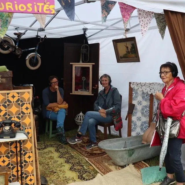 photo le cabinet de curiosités de matthieu chesnel permet d’écouter des histoires, racontées par les objets.  ©  ouest-france