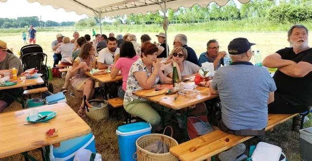 photo  une centaine de personnes ont participé à la fête du lavoir.  &copy;  le maine libre 