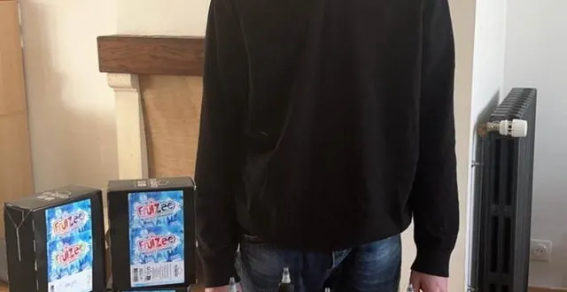 photo  antony bajiau a lancé son entreprise « vapoparfum ».  &copy;  le maine libre 