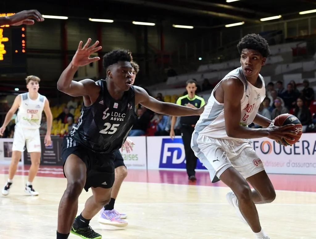 Basket. Lucas Duféal signe un premier contrat professionnel avec Cholet