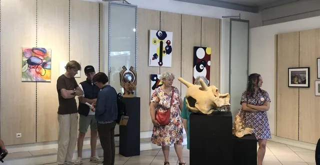 photo  l’inauguration de la 2nd édition d’estiv’art a eu lieu mardi 13 juin 2023. six artistes sont actuellement exposés.  &copy;  ouest-france 