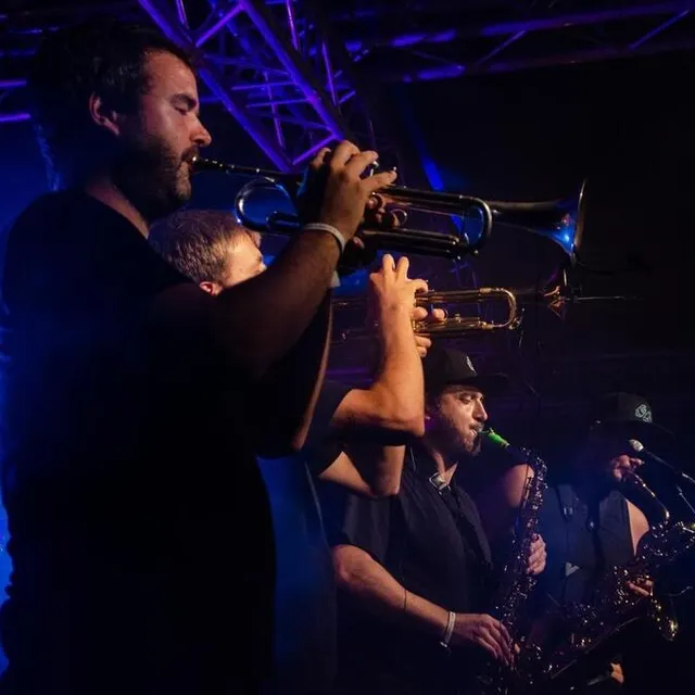 photo le collectif lyonnais lgmx fera danser le public de la luciole, vendredi 24 novembre 2023.  ©  paul-louis bertret