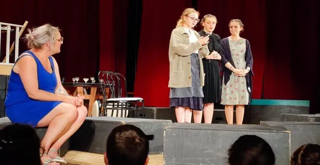 photo  de biens beaux moments de théâtre se sont passés à bord de « l’insubmersible ». de la joie à l’émotion jusqu’aux derniers moments. une vraie réussite de l’atelier.  &copy;  ouest-france 