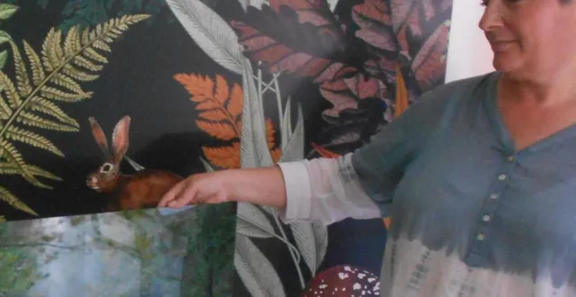 photo  oriane smadja, présentant une photo de rémi lepinay.  &copy;  ouest-france 