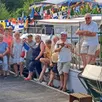 photo  un groupe de plaisanciers en croisière sur la sarthe a fait une halte mardi au domaine du houssay 