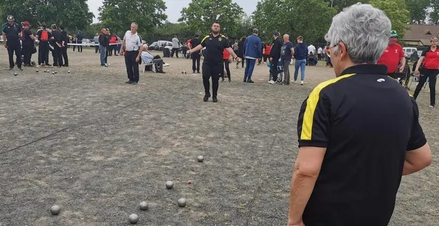 photo  454 doublettes sont inscrites chez les hommes, 121 chez les féminines.  &copy;  archive illustration le maine libre 