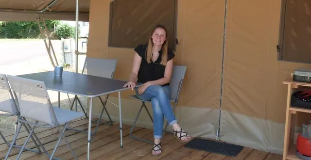 photo  léa plard, sous l’auvent des nouvelles tentes ponza.  &copy;  ouest-france 