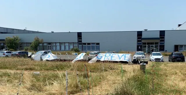 photo  des salariés de l’imprimerie brodard et taupin, à la flèche, ont fait grève à partir du 12 juin 2023, afin d’obtenir une augmentation de salaire.  &copy;  ouest-france 