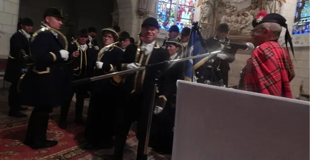 photo  les sonneurs du point du jour de château-du-loir (montval-sur-loir) ont fait résonner les cors de chasse vendredi soir dans l’église d’aubigné-racan. ce concert qui a réuni près de 120 personnes était agrémenté par l’intervention de l’ensemble de cornemuses dream 51e highland division spirit.  &copy;  le maine libre 