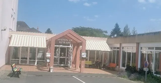 photo  une mobilisation réunissant les élus des communes de marolles, nogent et neufchâtel ainsi que les agents des trois ehpad, familles et usagers, est prévue lundi 19 juin 2023 devant l’ehpad de marolles-les-braults.  &copy;  photo le maine libre 