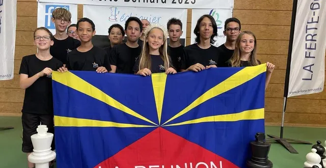 photo  les dix collégiens de la réunion veulent profiter de leur séjour tout en défendant crânement leurs chances pour ces championnats de france d’échecs.  &copy;  le maine libre 