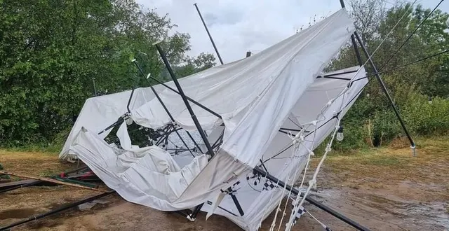 photo  de fortes pluies se sont abattues d’un coup autour du mans dans l’après-midi, comme ici à la gèmerie.  &copy;  photo le maine libre yvon loue 