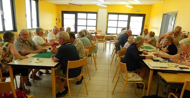 photo  les adhérents ont fêté la fête des mères et la fête des pères.  &copy;  le maine libre 