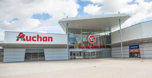 photo  le magasin auchan de ruaudin est fermé ce lundi 19 juin 2023.  &copy;  archives le maine libre -  clément szczuczynski 