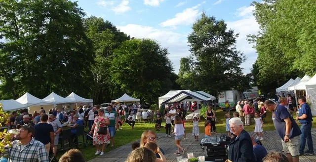 photo  la fête du village se tiendra samedi sur le pré du souvenir pour la paix comme la dernière qui s’est déroulée en septembre 2021.  &copy;  archives ouest-france 