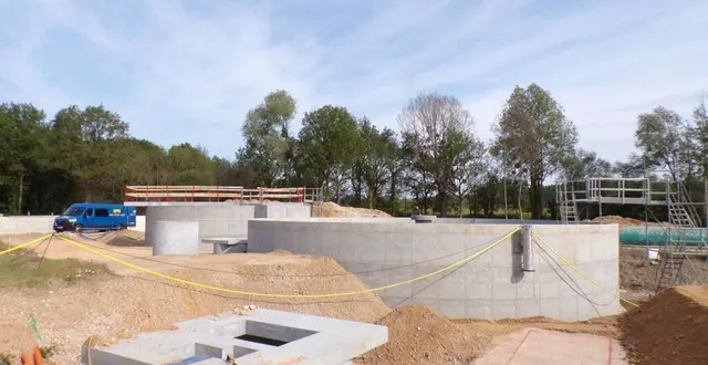 photo  la construction de la nouvelle station d’épuration est le plus gros chantier actuel à luché-pringé.  &copy;  le maine libre 