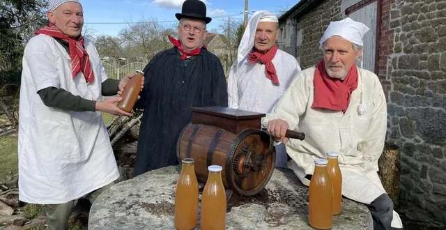 photo  quelques-uns des organisateurs de ce rendez-vous au moulin de la folletière.  &copy;  ouest-france 