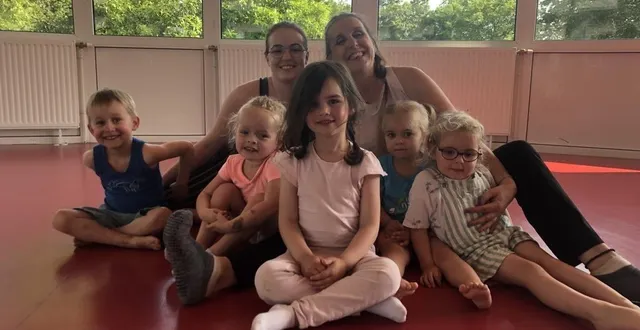 photo  marine et patricia, dit pat, se connaissent depuis de nombreuses années et la passation entre elles deux semblait logique aux yeux de pat.  &copy;  ouest-france 