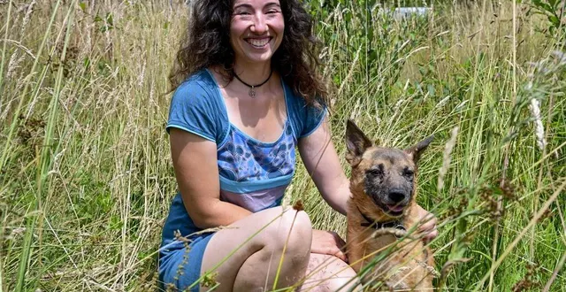photo  laura mérien, éducatrice canine de profession, crée son propre refuge pour chiens à neuvilette-en-charnie. spécificité : toute la structure fonctionnera de manière vertueuse et respectueuse de l’environnement.?  &copy;  le maine libre – yvon loué 