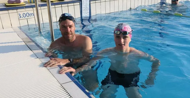 photo  vincent et victor à l’entraînement spécifique natation, jeudi soir. en attendant l’épreuve xs de samedi.  &copy;  ouest-france 