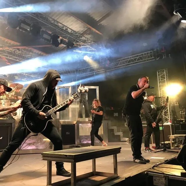 photo le groupe mass hysteria s’est produit en concert pendant un peu plus d’une heure au festival les bichoiseries, dans l’orne, ce vendredi 23 juin 2023.  ©  ouest-france