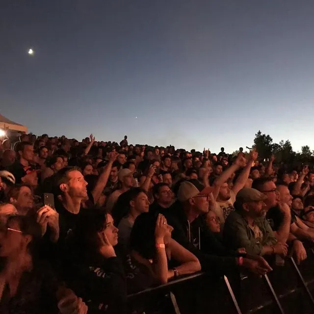 photo le public a été conquis par mass hysteria et son métal industriel, ce vendredi 23 juin 2023 au festival les bichoiseries à cerisy-belle-étoile, dans l’orne.  ©  ouest-france
