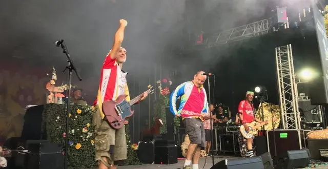 photo  ludwig von 88 sur la scène du festival des bichoiseries. de gauche à droite : bruno garcia (nobru), karim berrouka et charlu ombre (charlu).  &copy;  ouest-france 