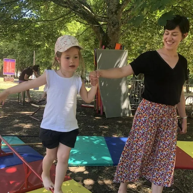 photo charlotte joue les équilibristes !  ©  ouest-france