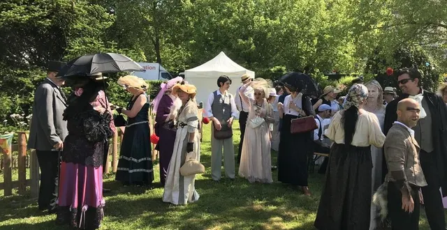 photo  comme chaque année, bagnoles-de-l’orne, célèbre la fête de la belle époque. de nombreuses personnes ont revêtu les costumes des années 1900, dimanche 25 juin 2023.  &copy;  ouest-france 