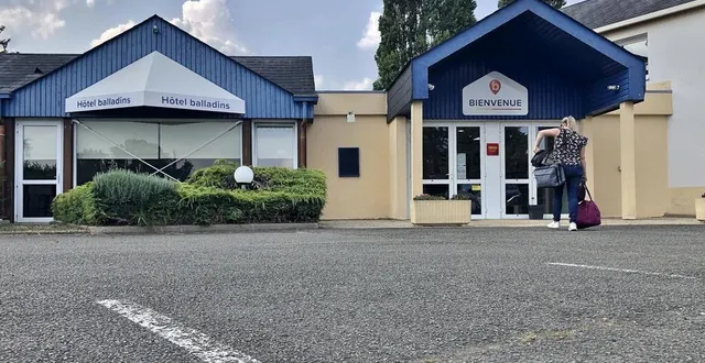 photo  l’hôtel aster de sablé-sur-sarthe, situé route de la flèche, fait désormais partie du réseau balladins, depuis le début du mois de juin 2023.  &copy;  ouest-france 