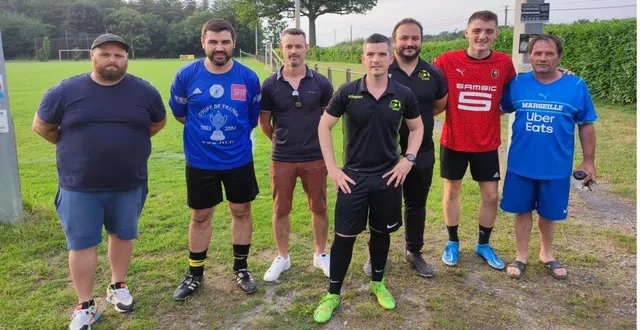 photo  steven westell, adjoint ; david hermagné, président ; david fefeu, vice-président ; antoine rabergeau, ancien coach ; rémi rougié, dirigeant ; nathan jouneaux, vice-président et éric durand, coach.  &copy;  ouest-france 