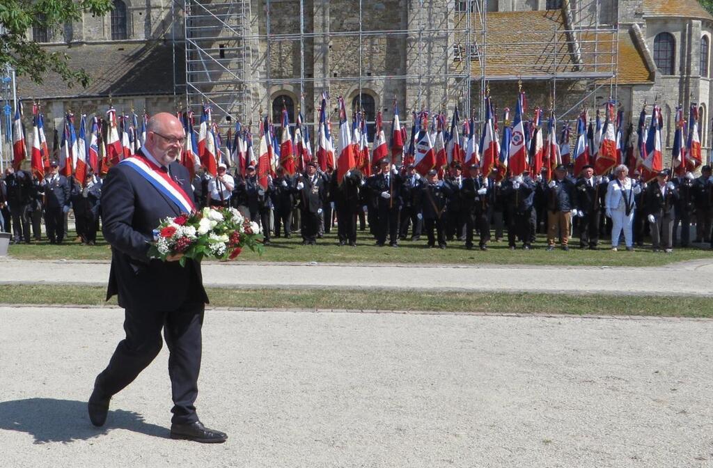 Hommage aux porte-drapeaux