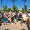 photo  « la fête de la musique démarre traditionnellement au kiosque », explique jean-yves avignon, le maire. orchestra’spay a débuté le programme puis emmené le public vers le centre bourg pour la suite des activités. les groupes locaux de spaycific dance et espayrance étaient aussi présents. 